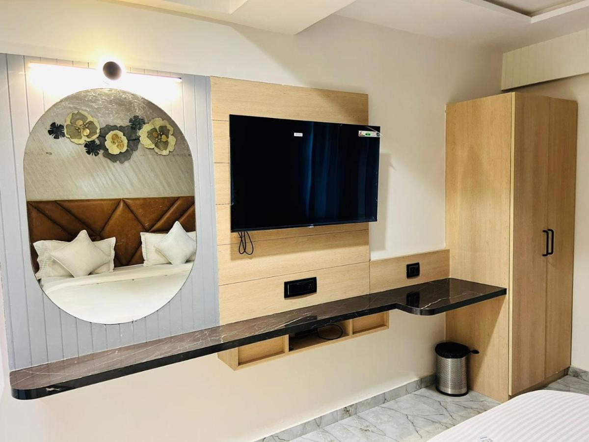 Hotel Marigold Naroda アーメダバード エクステリア 写真